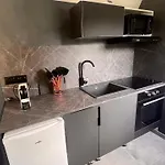 Capsule Art Deco - Jacuzzi - Netflix - Cinema - Arcade De Jeux & Nintendo Switch - 2 - Filet Suspendu Apartment